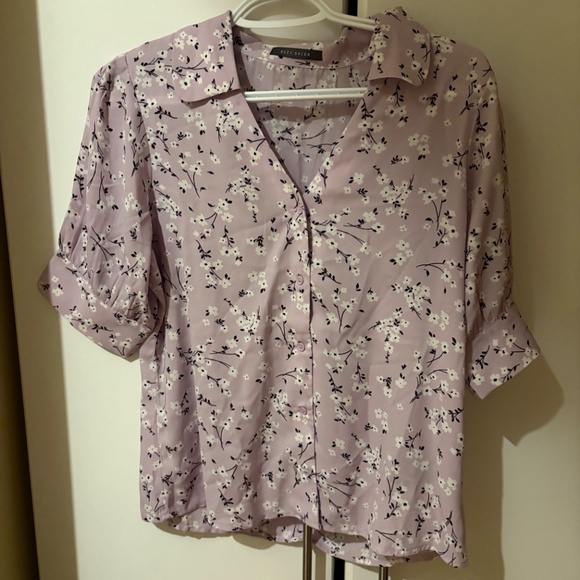 Suzy Shier Floral Purple Blouse - Picture 4 of 6